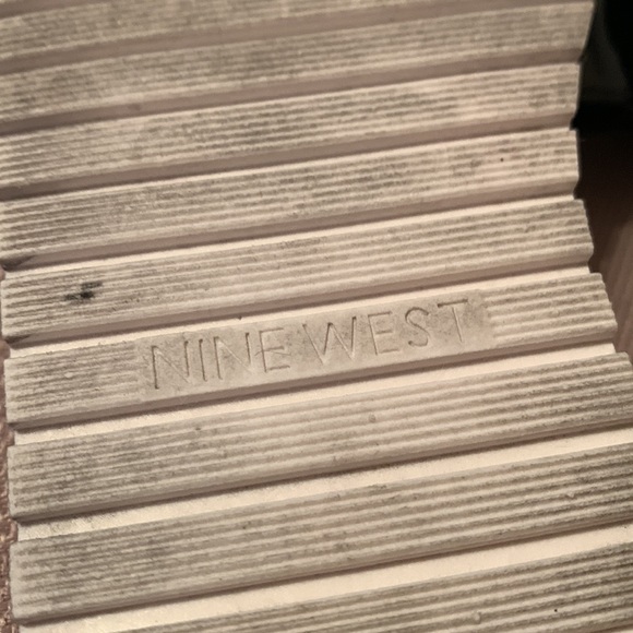 Nine West Women's Rainen Flower Embellished Jelly Flower Slide - Picture 9 of 10